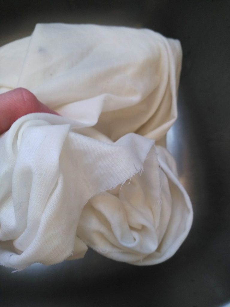 wet fabric for dyeing