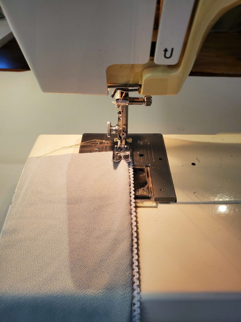 Sewing elastic onto fabric with a sewing machine